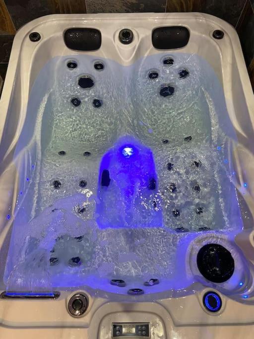 Maison Avec Jacuzzi Оранж Екстер'єр фото