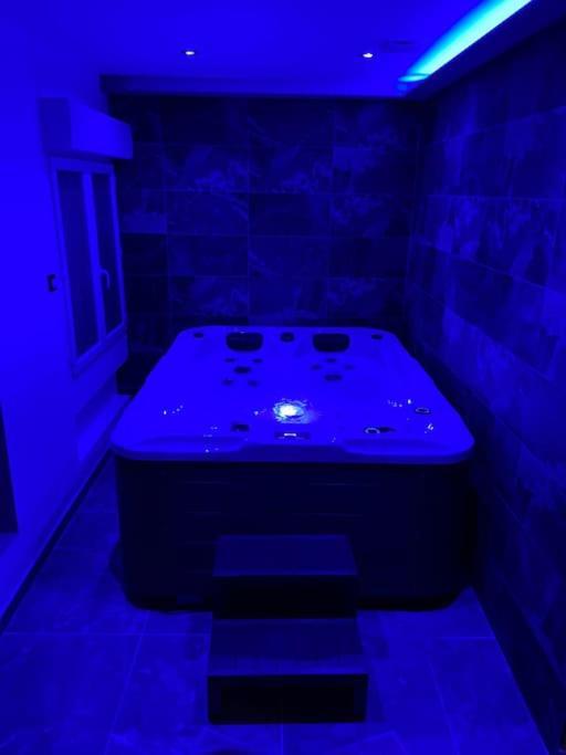 Maison Avec Jacuzzi Оранж Екстер'єр фото